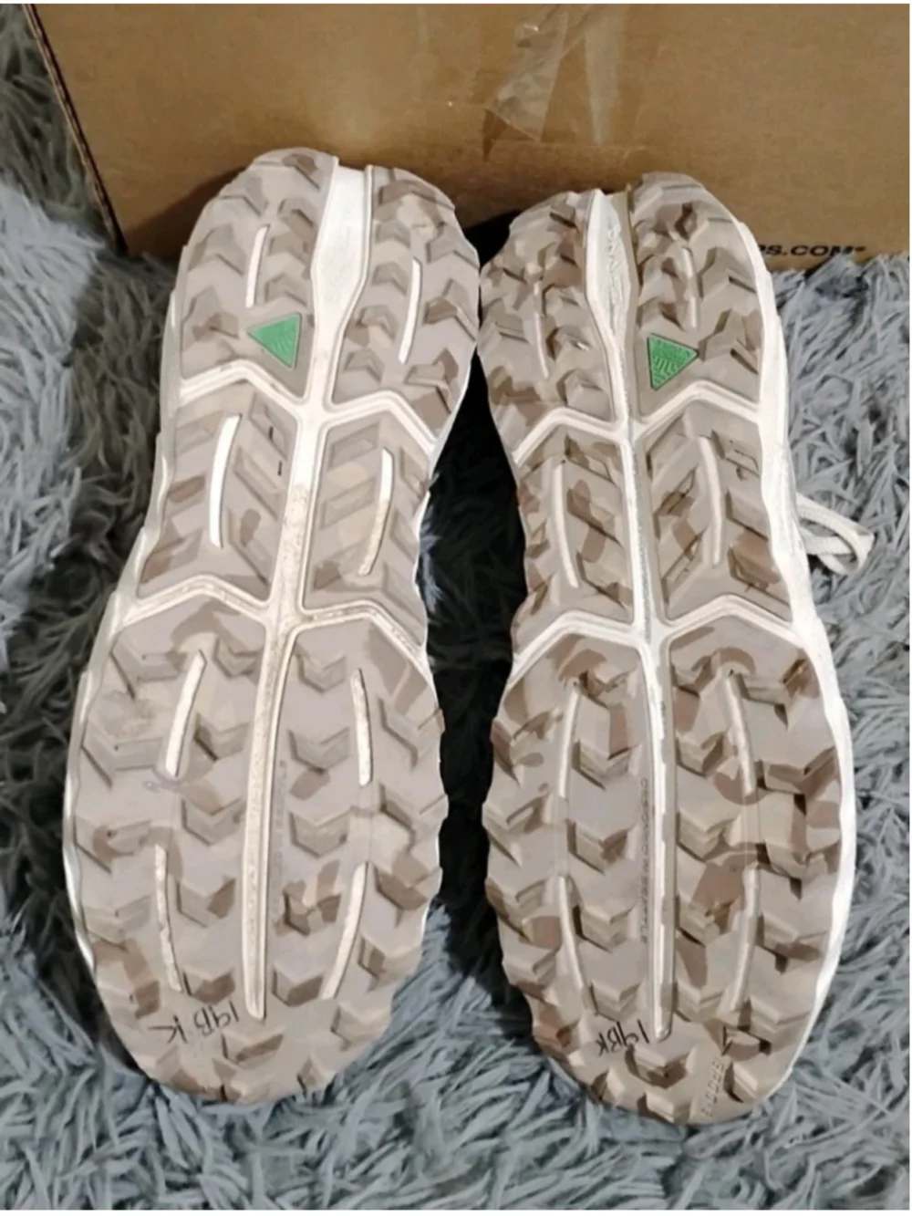Brooks Cascadia 18 Women's Size 12 White Trail Adapt Running Shoes 1204161B146